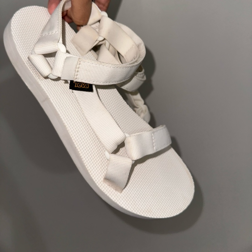 Size 10 tevas